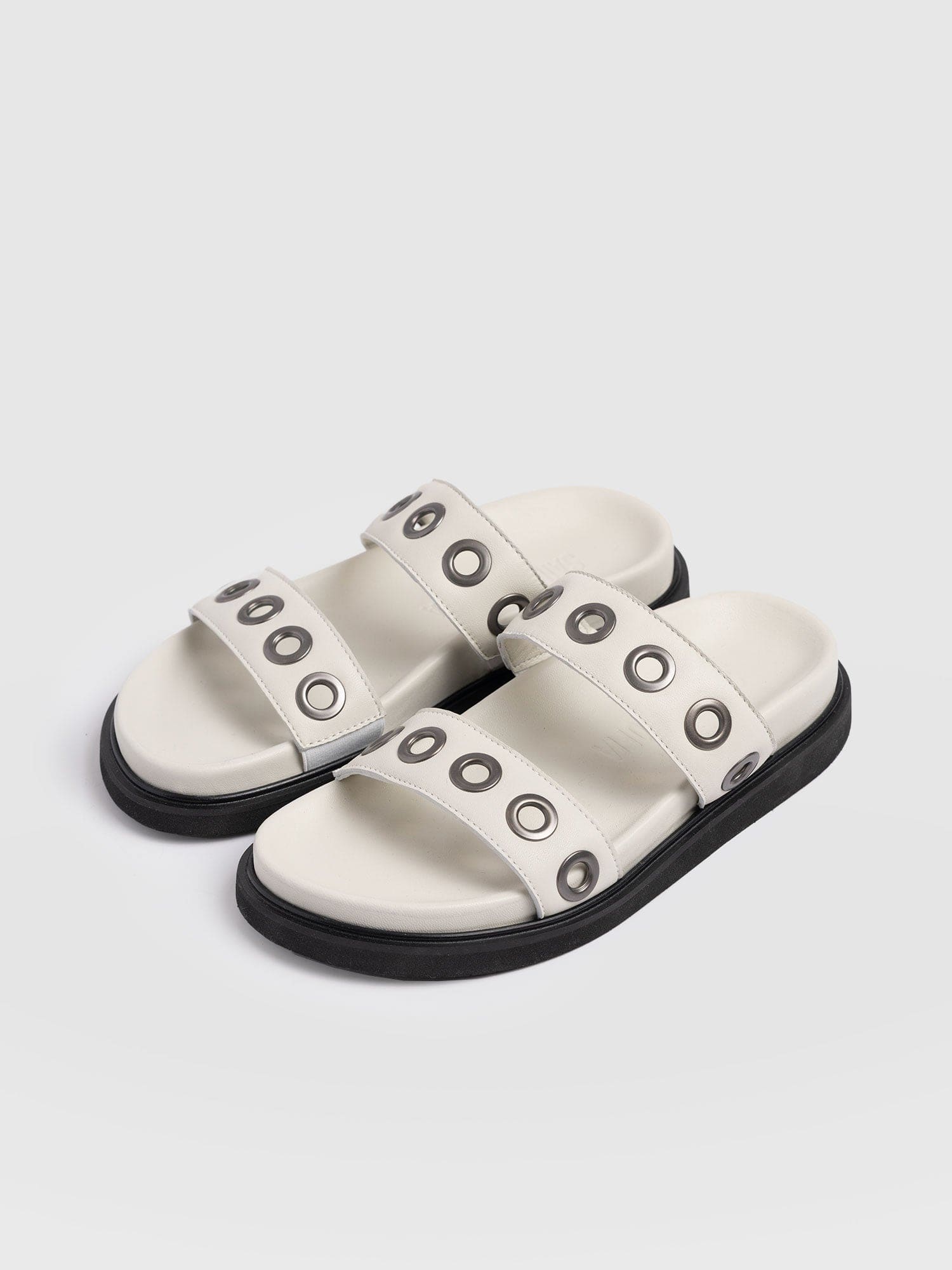Madison Eyelet Slides - Cream